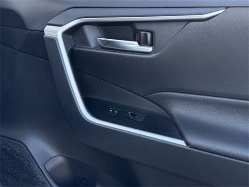 Used 2021 Toyota RAV4 XLE image 29