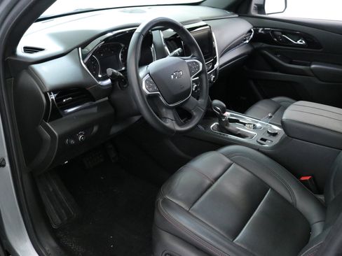 Used 2023 Chevrolet Traverse RS image 23