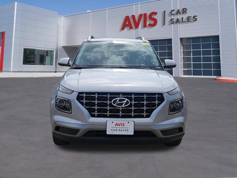 Used 2025 Hyundai Venue SEL FWD image 10