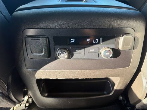 Used 2016 Chevrolet Tahoe LT AWD/4WD image 10