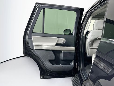 Used 2025 Ford Expedition Active AWD/4WD image 27