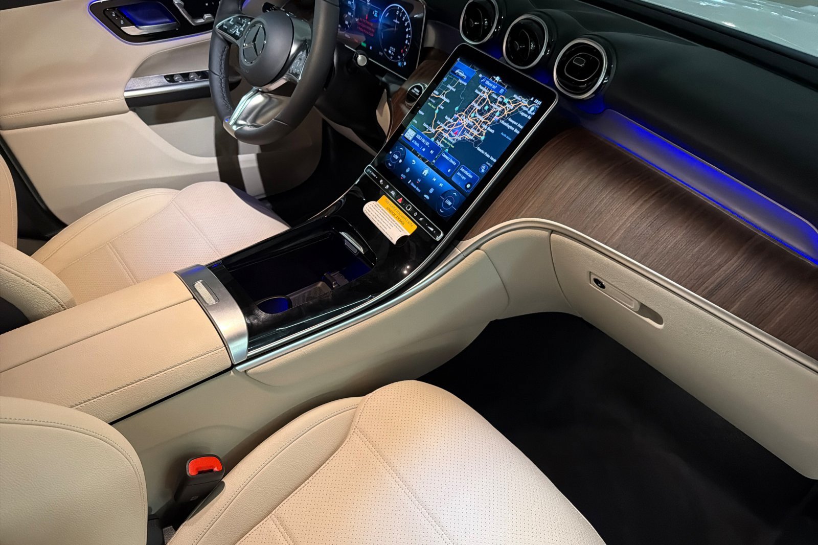 New 2027 Mercedes-Benz GLC 350e 4MATIC image 14