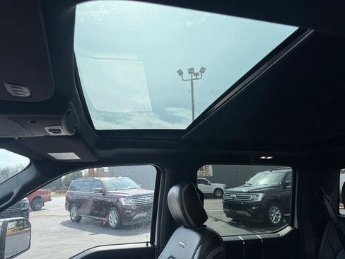 Used 2018 Ford F150 Platinum w/ Equipment Group 701A Luxury image 10