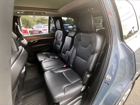Used 2021 Volvo XC90 T6 Momentum w/ Climate Package image 19
