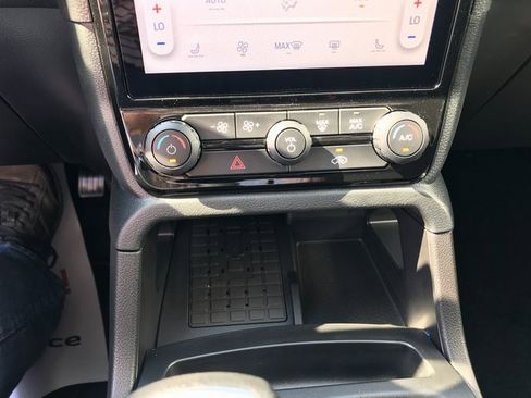 New 2025 Ford Ranger XLT w/ Equipment Group 301A High image 13