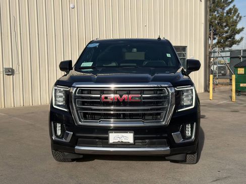 Used 2021 GMC Yukon XL SLT image 2