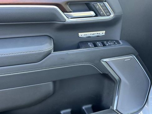 New 2026 GMC Sierra 1500 Denali w/ Denali Reserve Package image 15