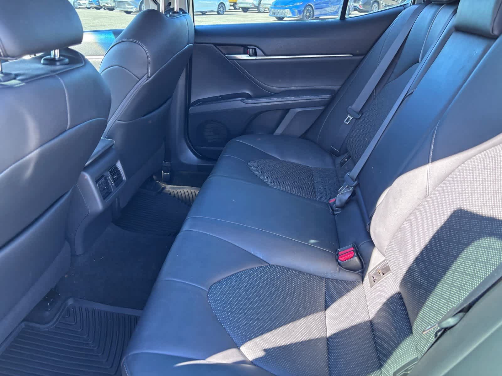 Used 2018 Toyota Camry XSE FWD image 9