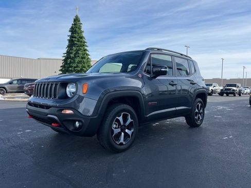 Used 2022 Jeep Renegade Trailhawk image 3