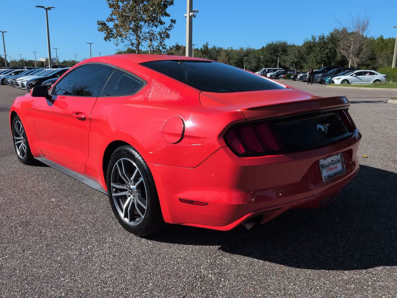 Used 2016 Ford Mustang Coupe RWD image 4