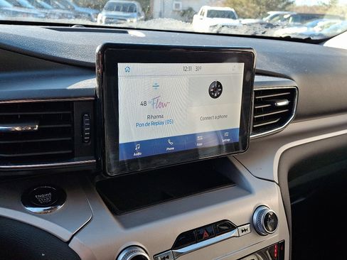 Certified 2022 Ford Explorer XLT w/ Equipment Group 202A image 18