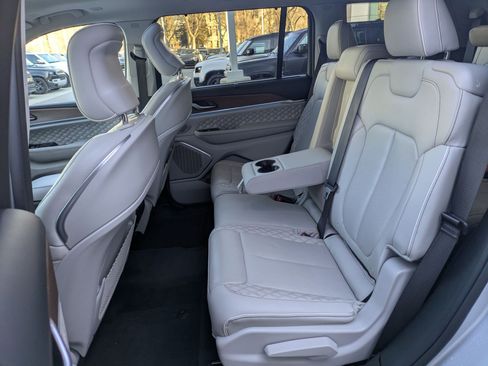 Used 2022 Jeep Grand Cherokee L Summit w/ Advanced Protech Group IV image 29