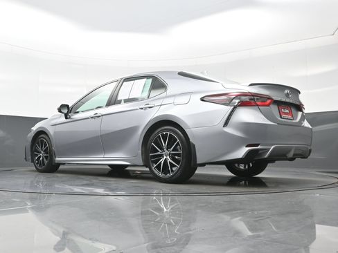 Used 2024 Toyota Camry SE FWD image 29