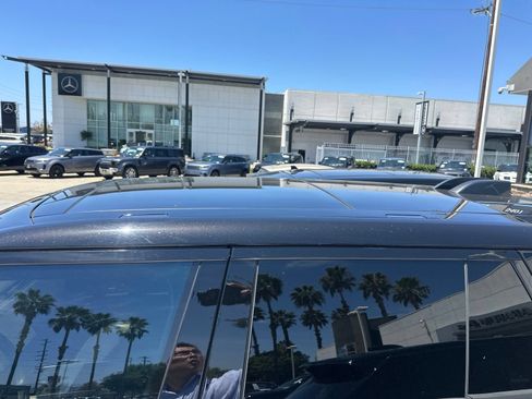 Used 2024 Land Rover Range Rover SE AWD/4WD image 5
