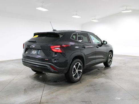 Used 2024 Chevrolet Trax RS w/ Driver Confidence Package FWD image 10