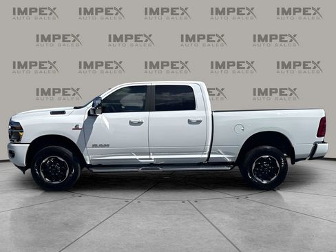 Used 2026 RAM 2500 Laramie AWD/4WD image 2