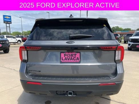 Used 2025 Ford Explorer Active RWD image 6