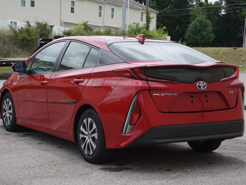Used 2021 Toyota Prius Prime XLE FWD image 9