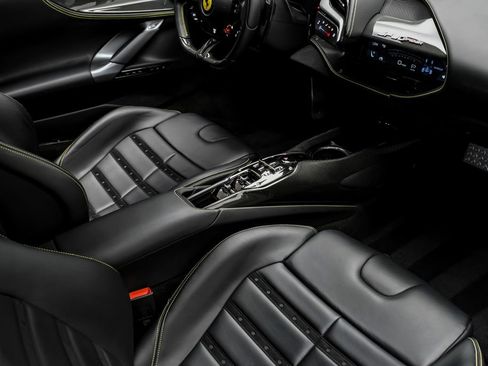 Used 2022 Ferrari SF90 Spider AWD/4WD image 21