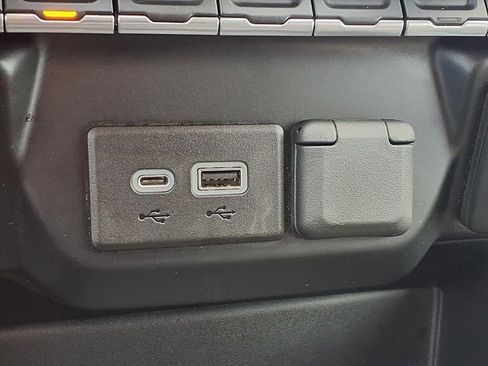 Used 2020 Chevrolet Silverado 1500 LTZ w/ LTZ Plus Package image 9