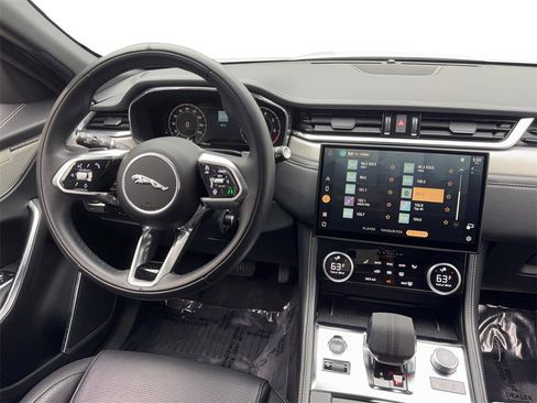 Used 2024 Jaguar F-PACE R-Dynamic S image 52