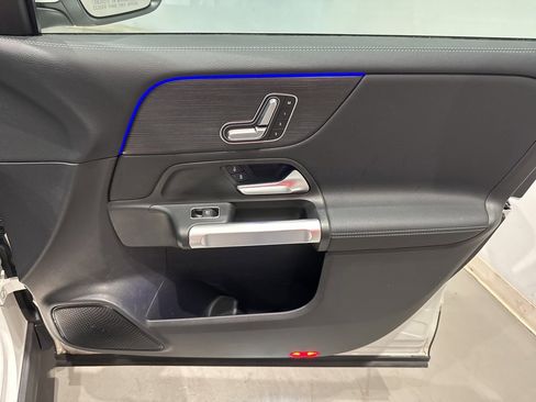 Used 2023 Mercedes-Benz EQB 300 4MATIC w/ Exclusive Package image 37