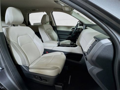 Used 2023 Nissan Pathfinder SL image 27