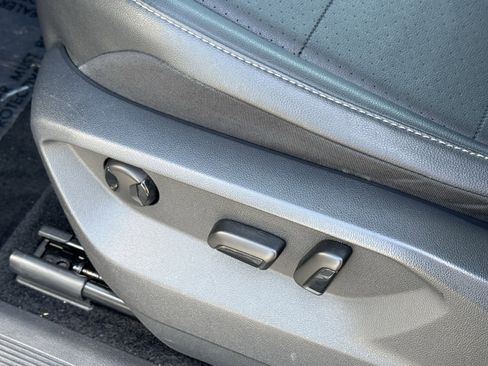 Used 2018 Volkswagen Tiguan SEL image 18