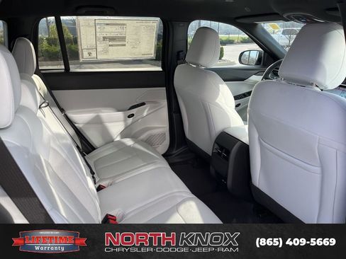 New 2026 Jeep Cherokee Laredo image 22