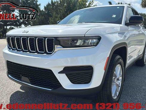 Used 2024 Jeep Grand Cherokee Laredo X w/ Luxury Tech Group I AWD/4WD image 35