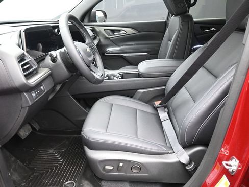 Used 2026 Chevrolet Traverse LT w/ Driver Confidence Package FWD image 21
