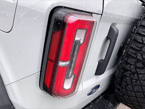Used 2024 Ford Bronco Badlands image 29