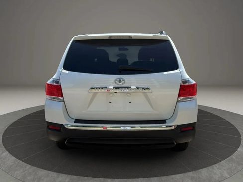 Used 2012 Toyota Highlander SE FWD image 7