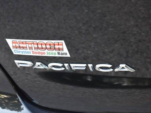 Used 2023 Chrysler Pacifica Limited AWD/4WD image 21