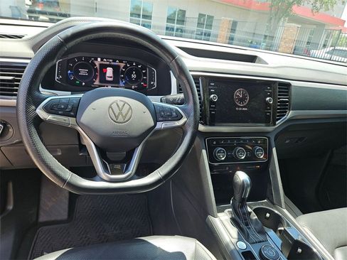 Used 2021 Volkswagen Atlas SEL Premium image 19