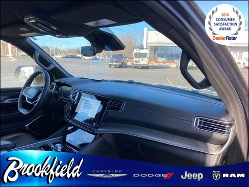 Used 2024 Jeep Wagoneer Series III image 33