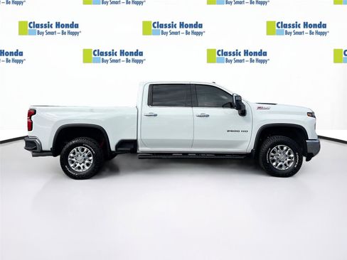 Used 2024 Chevrolet Silverado 2500 LTZ w/ LTZ Plus Package image 9
