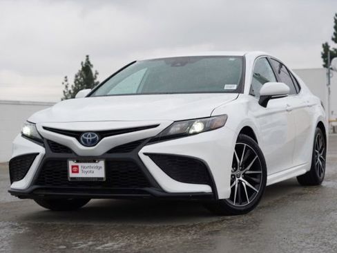 Certified 2023 Toyota Camry SE w/ Cold Weather Package image 3