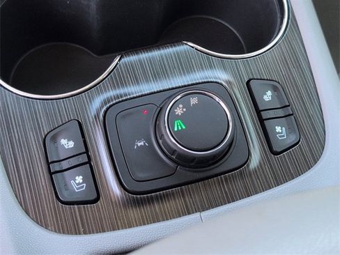 Used 2022 GMC Acadia SLT w/ Technology Package image 23