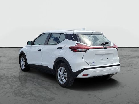 Used 2024 Nissan Kicks S FWD image 3