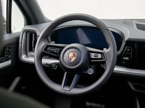Certified 2025 Porsche Cayenne AWD/4WD image 12