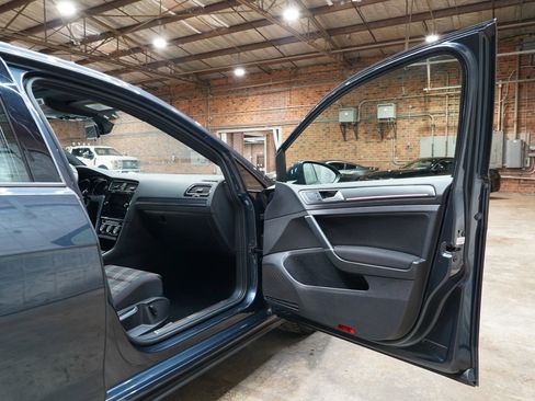 Used 2018 Volkswagen GTI SE FWD image 50