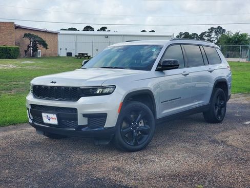 Used 2023 Jeep Grand Cherokee L Laredo AWD/4WD image 31