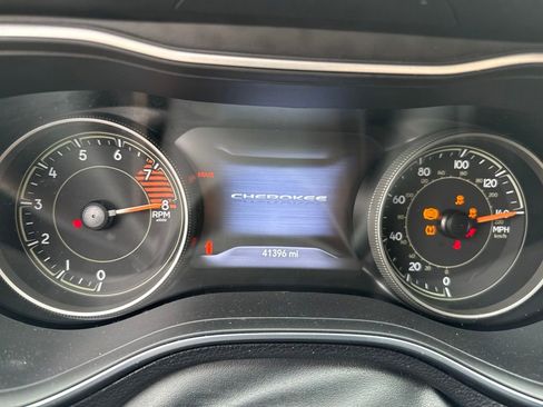 Used 2022 Jeep Cherokee Latitude Lux FWD image 42
