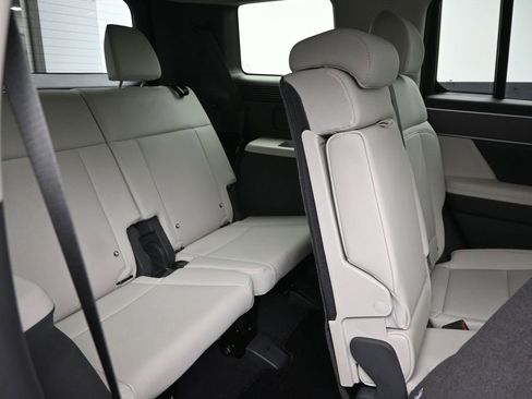 Used 2025 Hyundai Santa Fe SEL image 10