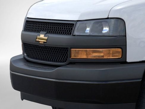 New 2025 Chevrolet Express 3500 Work Van w/ Power Convenience Package image 13