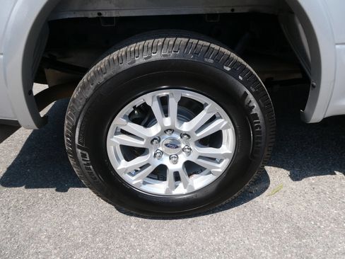 Used 2017 Ford F150 Lariat w/ Equipment Group 501A Mid AWD/4WD image 37