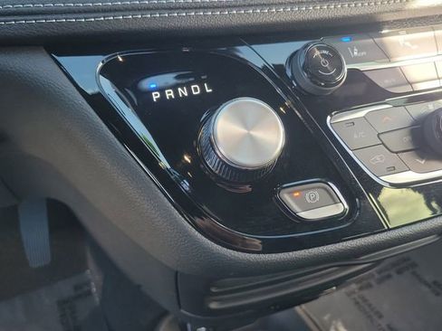 New 2023 Chrysler Pacifica Touring-L w/ S Appearance Package image 28