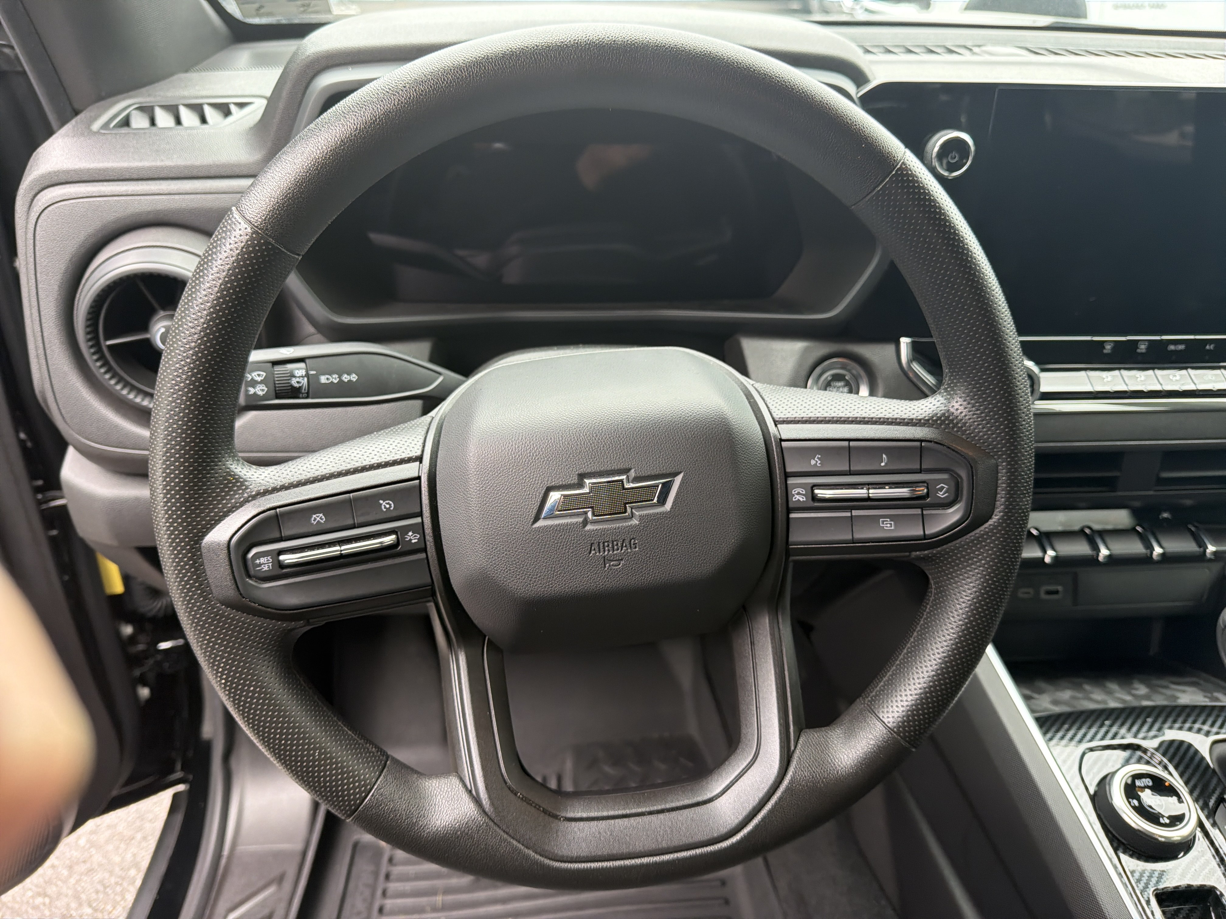Used 2024 Chevrolet Colorado Trail Boss w/ Technology Package AWD/4WD image 18