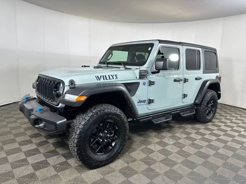 Used 2024 Jeep Wrangler Unlimited image 7